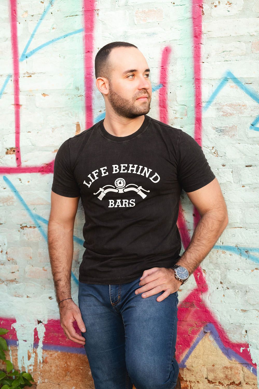 CAMISETA LIFE BEHIND