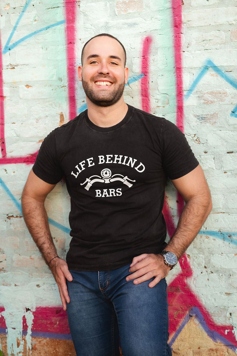 CAMISETA LIFE BEHIND