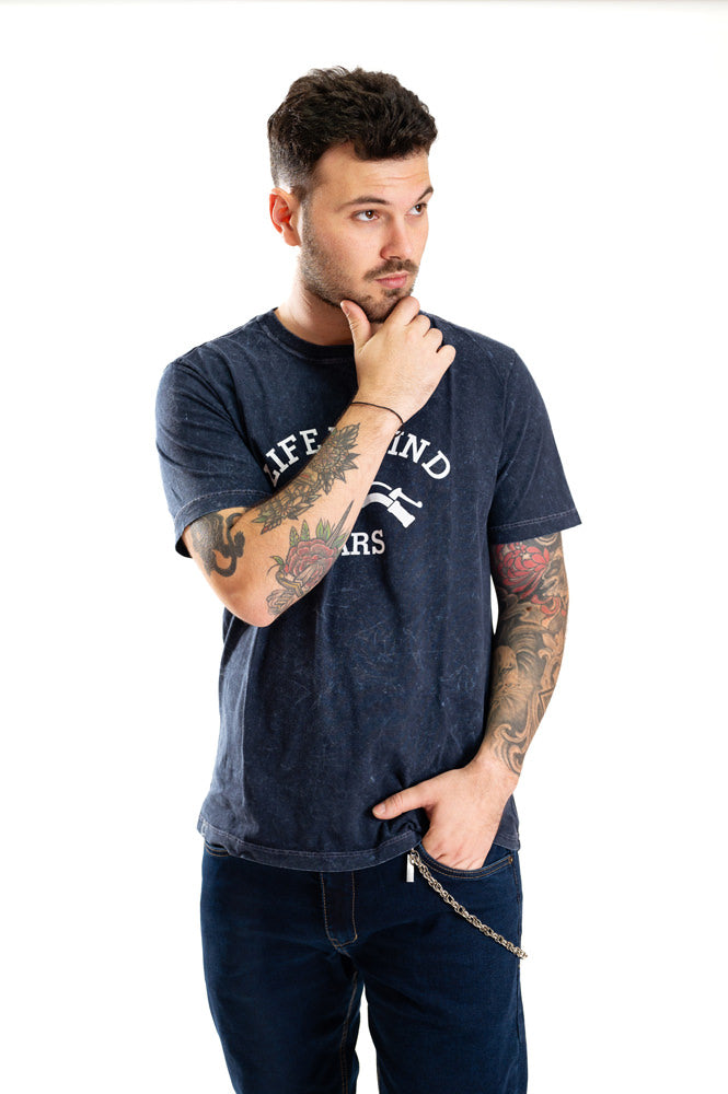 T-SHIRT MASCULINA LIFE BEHIND