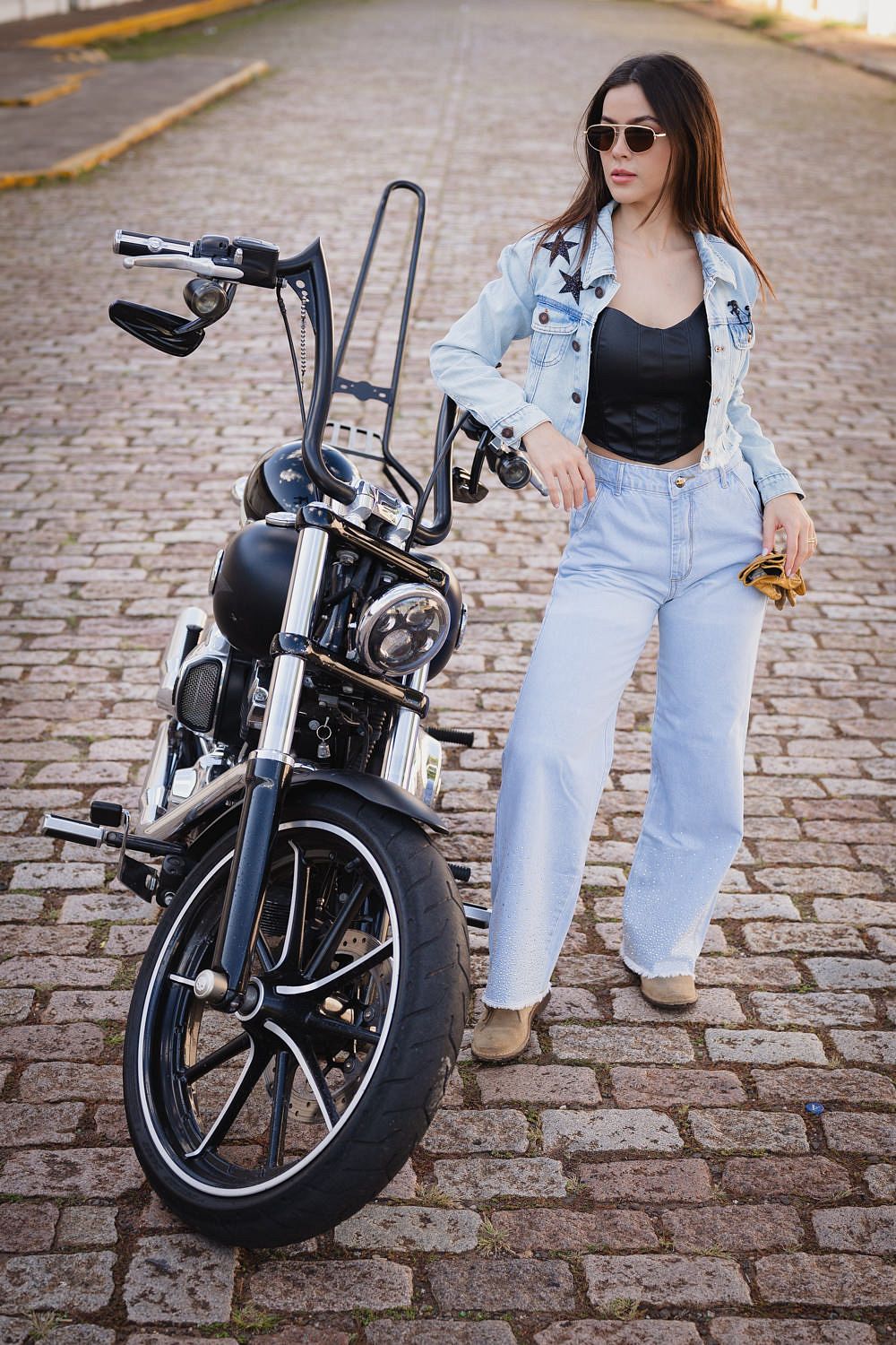 CALÇA JEANS BARRA STRASS