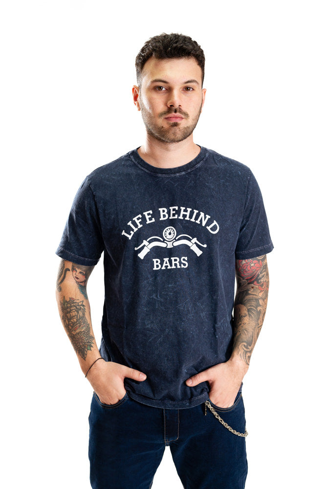 T-SHIRT MASCULINA LIFE BEHIND